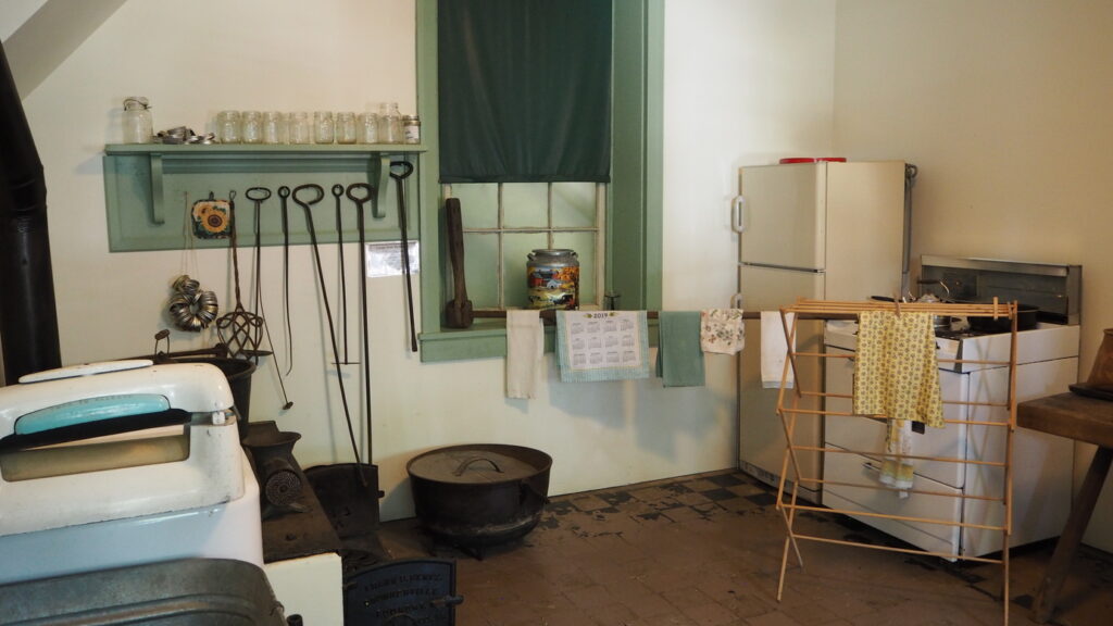 観光施設内のアーミッシュ家庭のキッチン風景